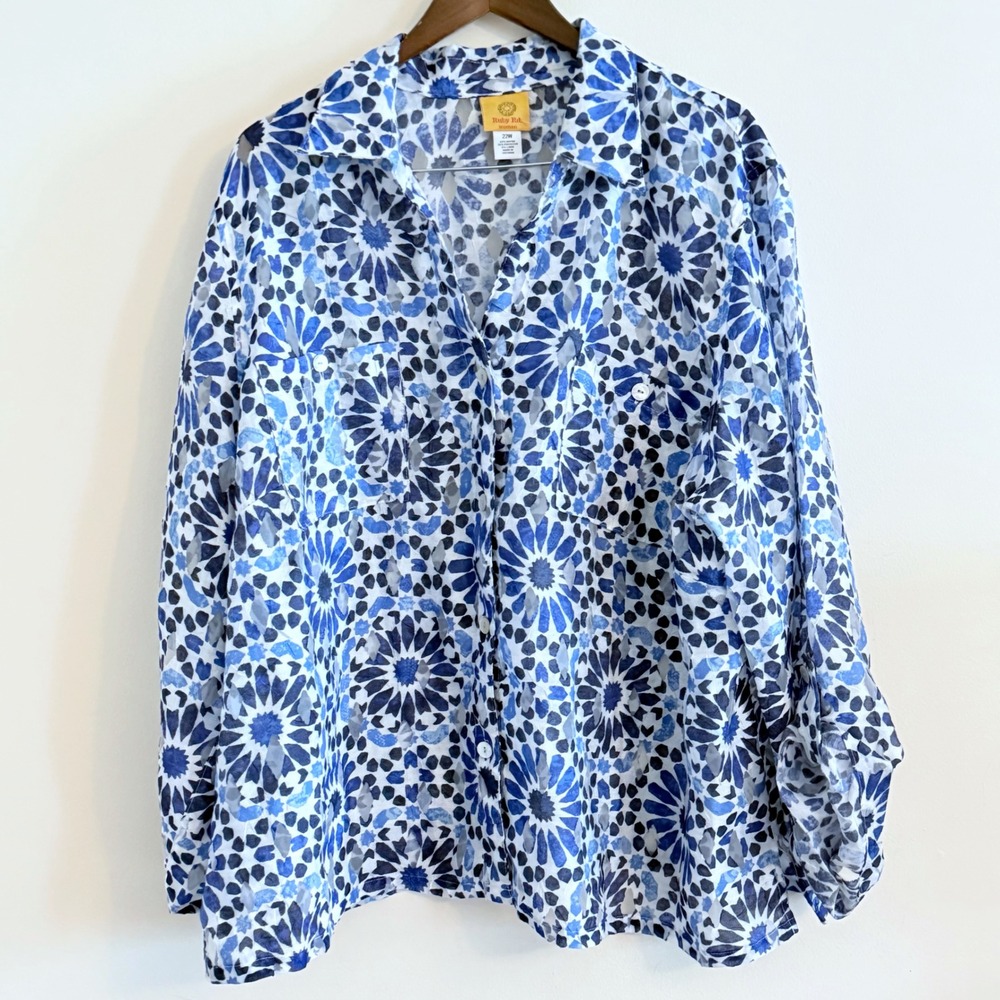 Ruby Rd Woman 22W Blue Geometric Mosaic Burnout Roll Tab Button Front Shirt Top - Picture 1 of 7